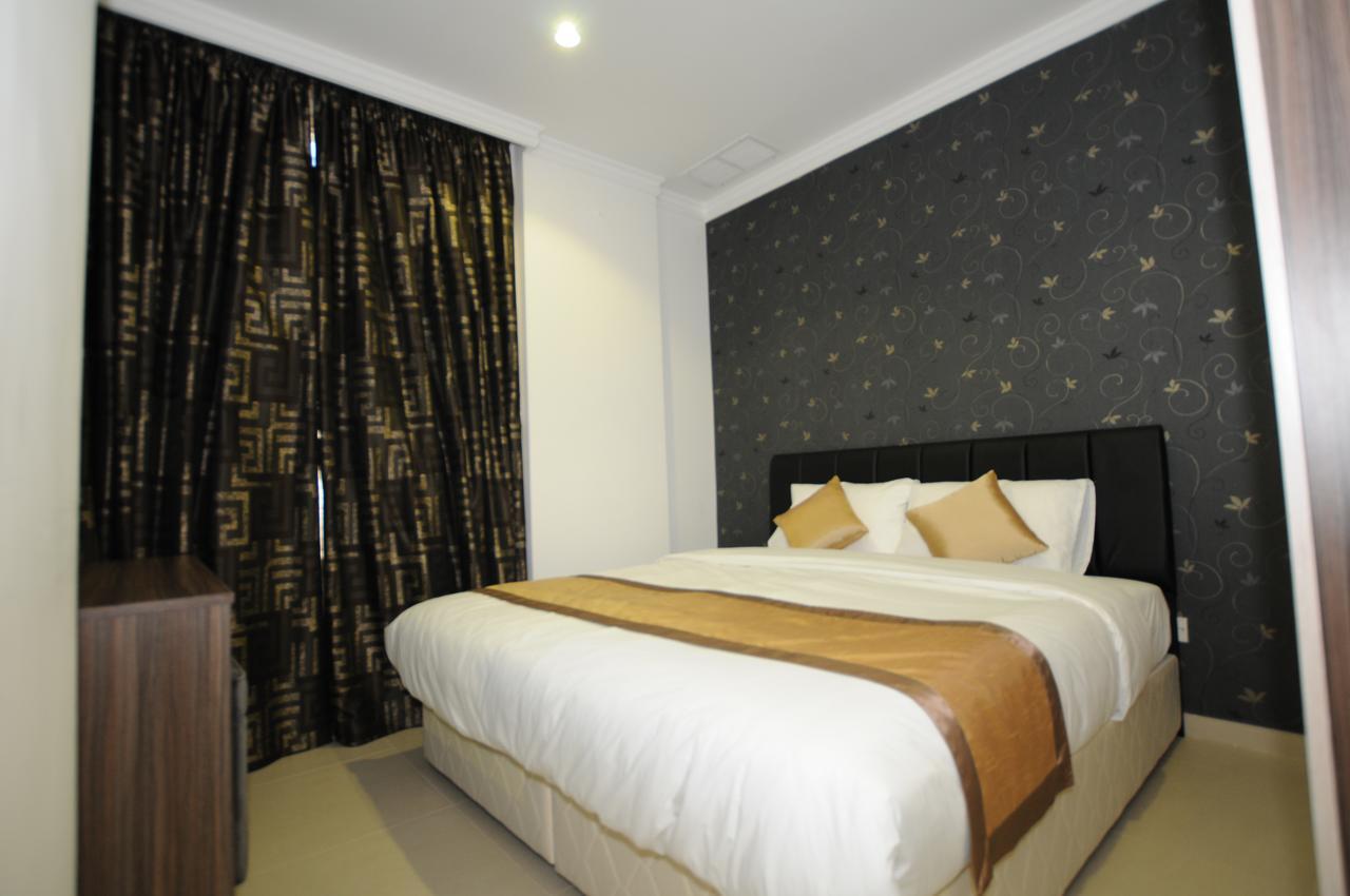 Al Muhanna Plaza Luxury Apartments Kuwait City Bagian luar foto