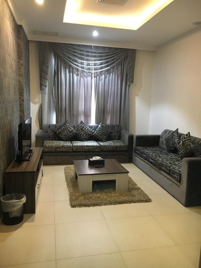 Al Muhanna Plaza Luxury Apartments Kuwait City Bagian luar foto
