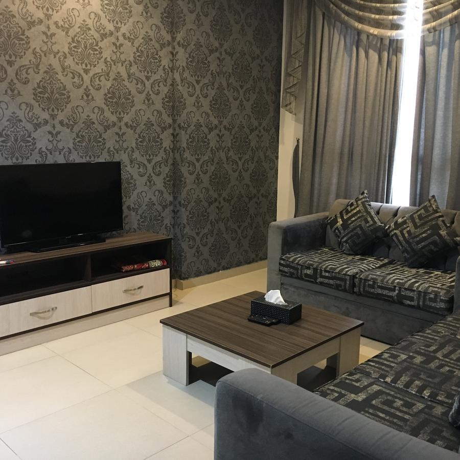 Al Muhanna Plaza Luxury Apartments Kuwait City Bagian luar foto